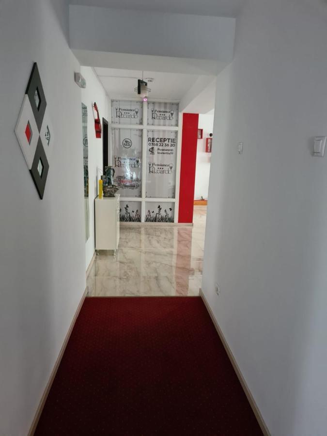 Pensiunea Riccardo Brasov Luaran gambar